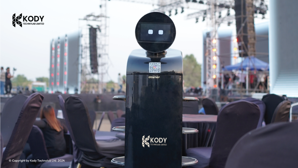 serving robot dasher at tuneland